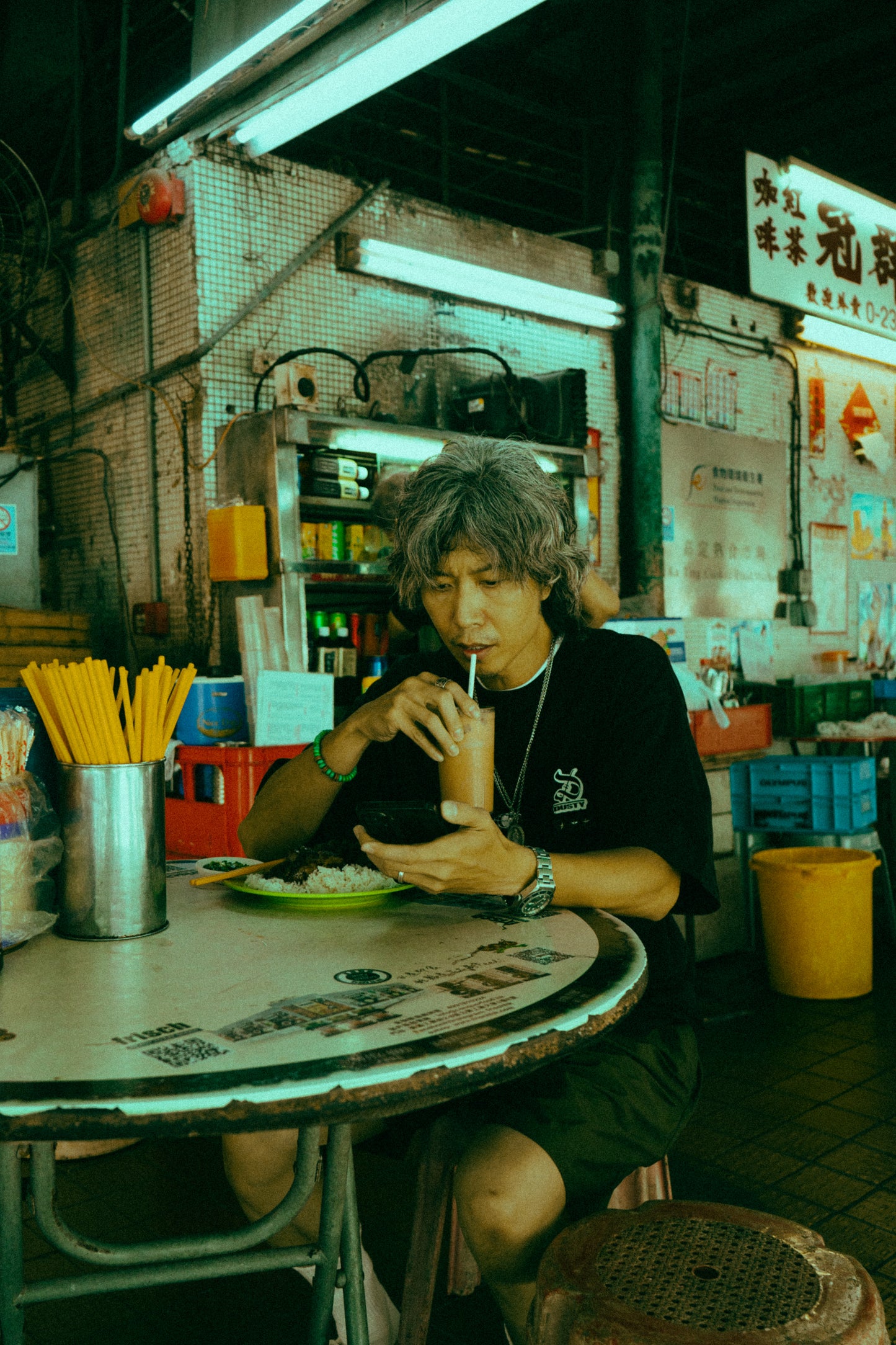 DUSTY LOGO TEE