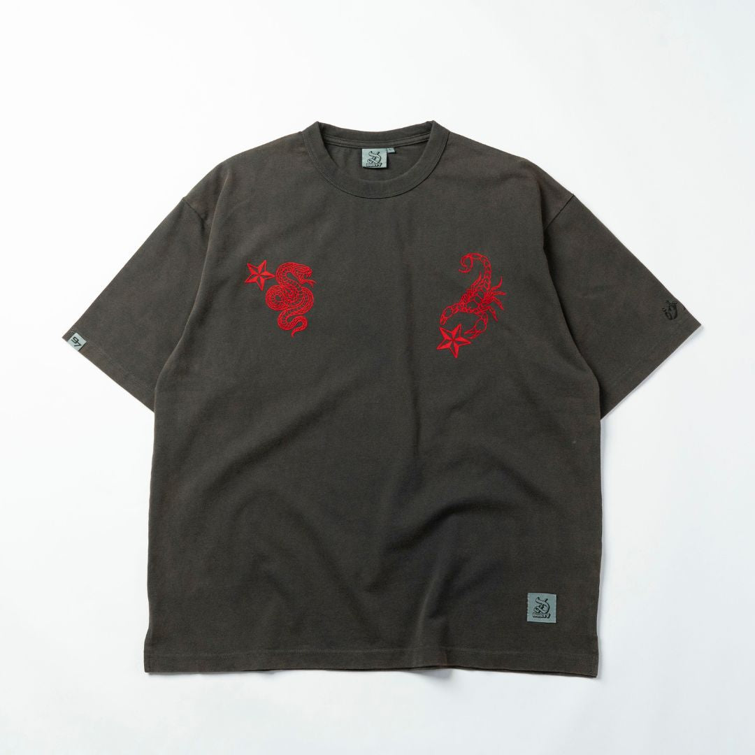 DUSTY INVINCIBLE EMB TEE