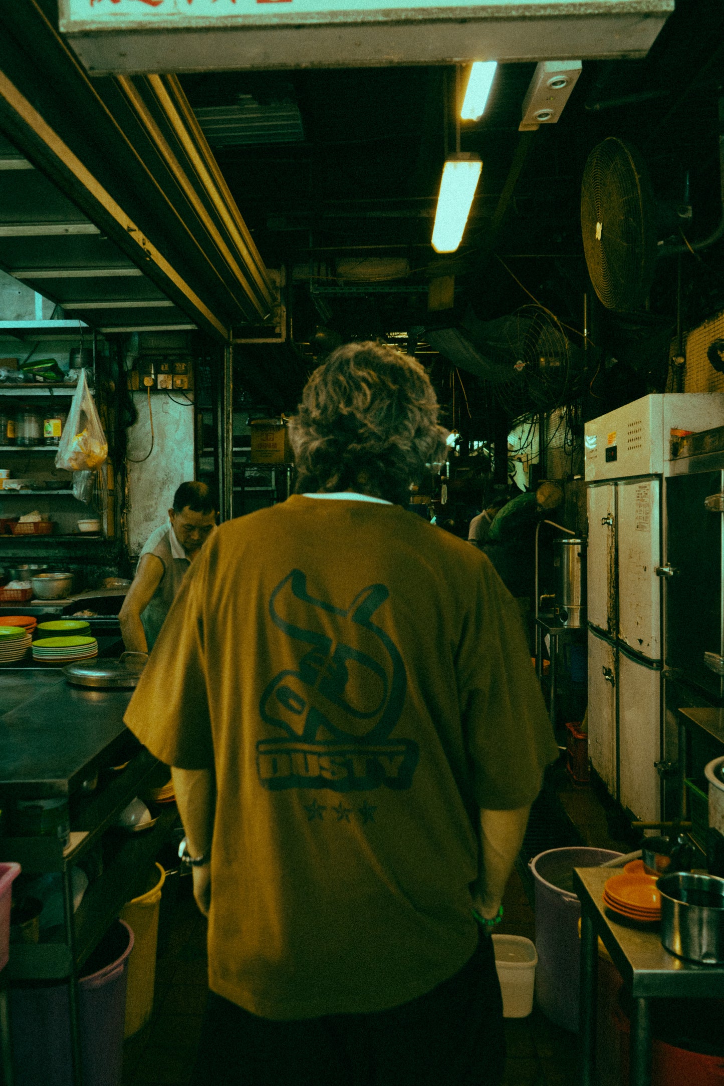 DUSTY LOGO TEE