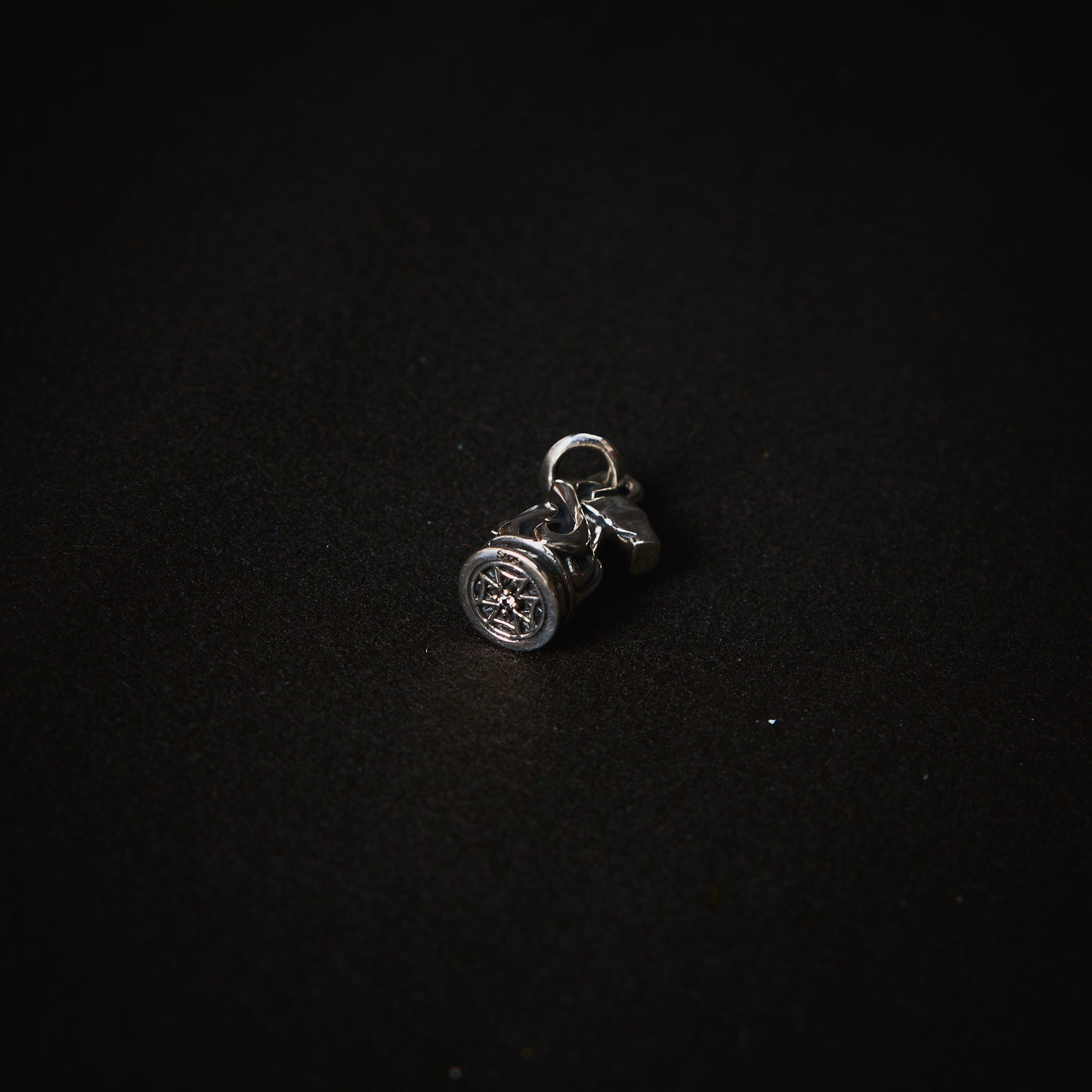 DUSTY HORSE CHESS LOCKET