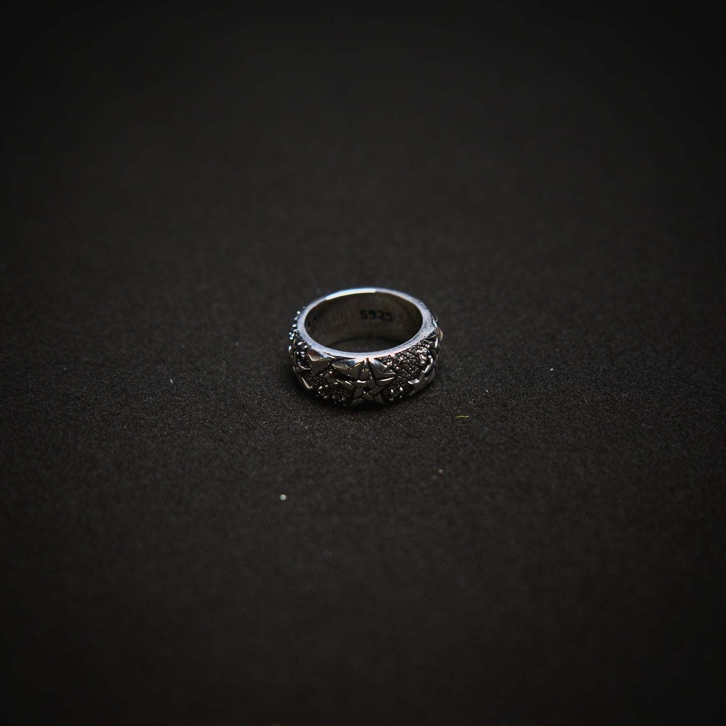 DUSTY METAL STAR RING