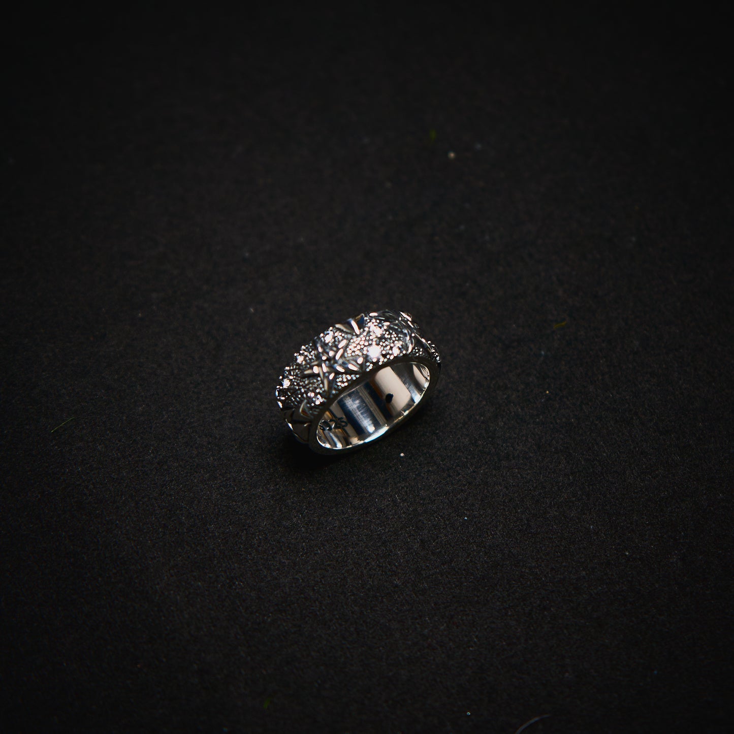 DUSTY METAL STAR RING