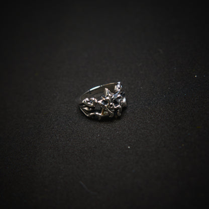 DUSTY ROCK STAR RING